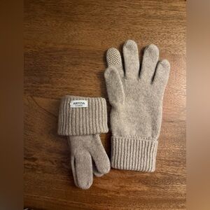 Aritzia Cashmere Cuffed Tech Gloves